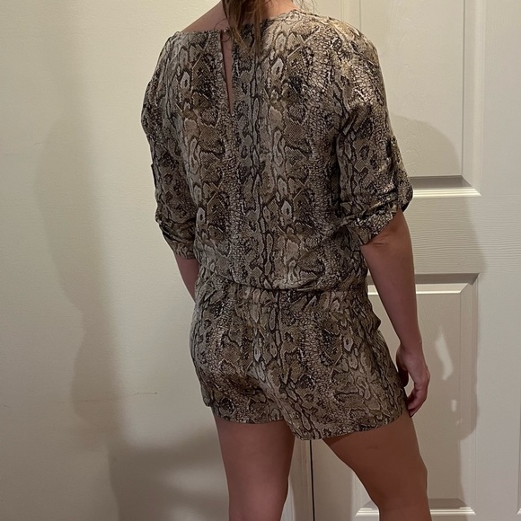 BCBG Marcelle Romper 100% silk NWT - Picture 6 of 6